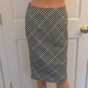 White House Black market houndstooth pencil skirt